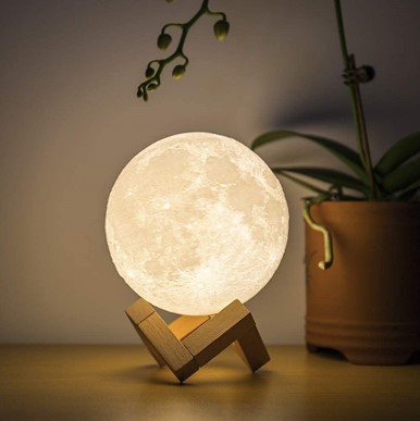 ﻿3D Moon Night Lamp with 16 Colors LED and Wooden Base Stand - Remote &
Touch Control, USB Rechargeable - Perfect for Kids, Girls Birthday Gift and
Home Decor(Moon 13Cm, Pack of 1, Plastic)﻿